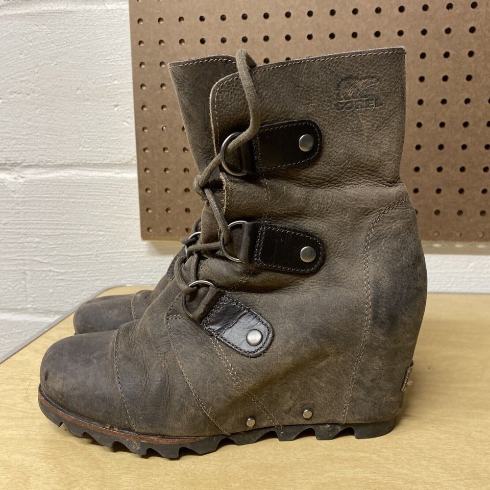 Sorel Joan of arc leather wedge patina brown boot size 7.5